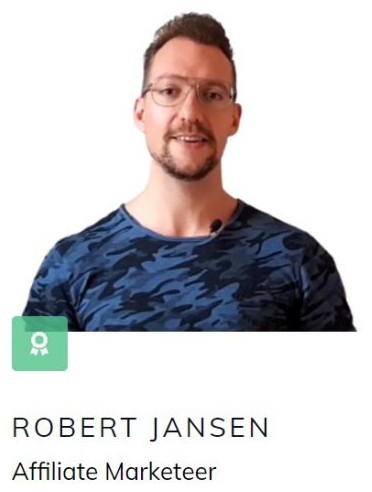 Op deze foto zie je Robert Jansen, oprichter van voor altijd vrij