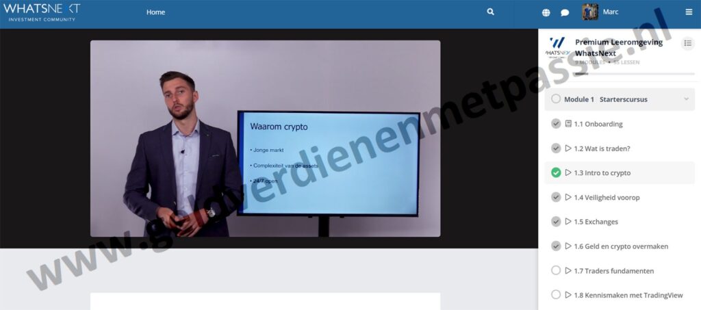Op deze foto zie je WhatsNext Premium Review van WhatsNext Community. Mijn #5 beste crypto cursus